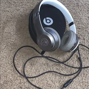 Wired Beats solo 3